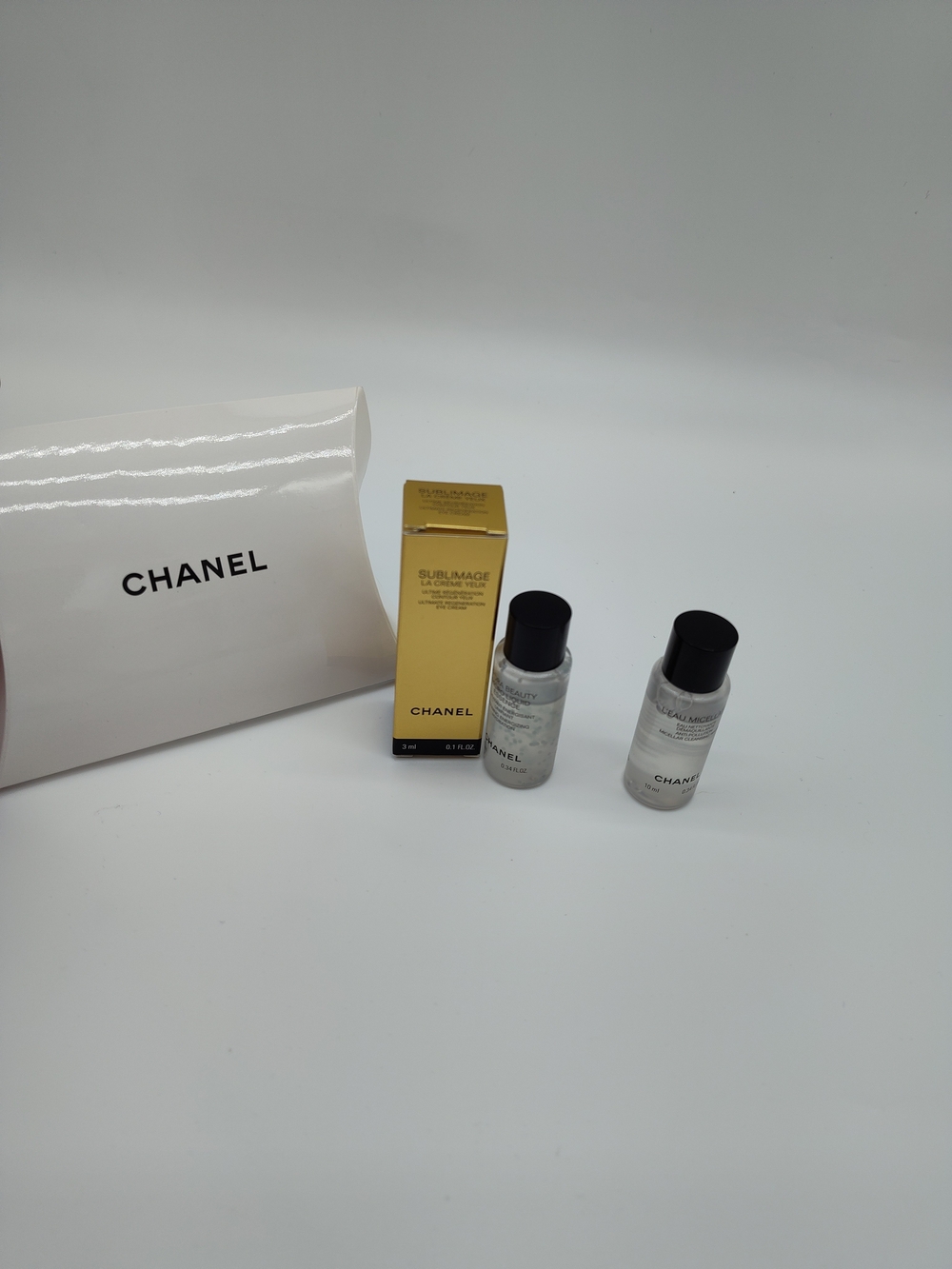 CHANEL BEAUTÉ SUBLIMAGE Hydra Beauty Skincare Minis White Pouch Set NIB